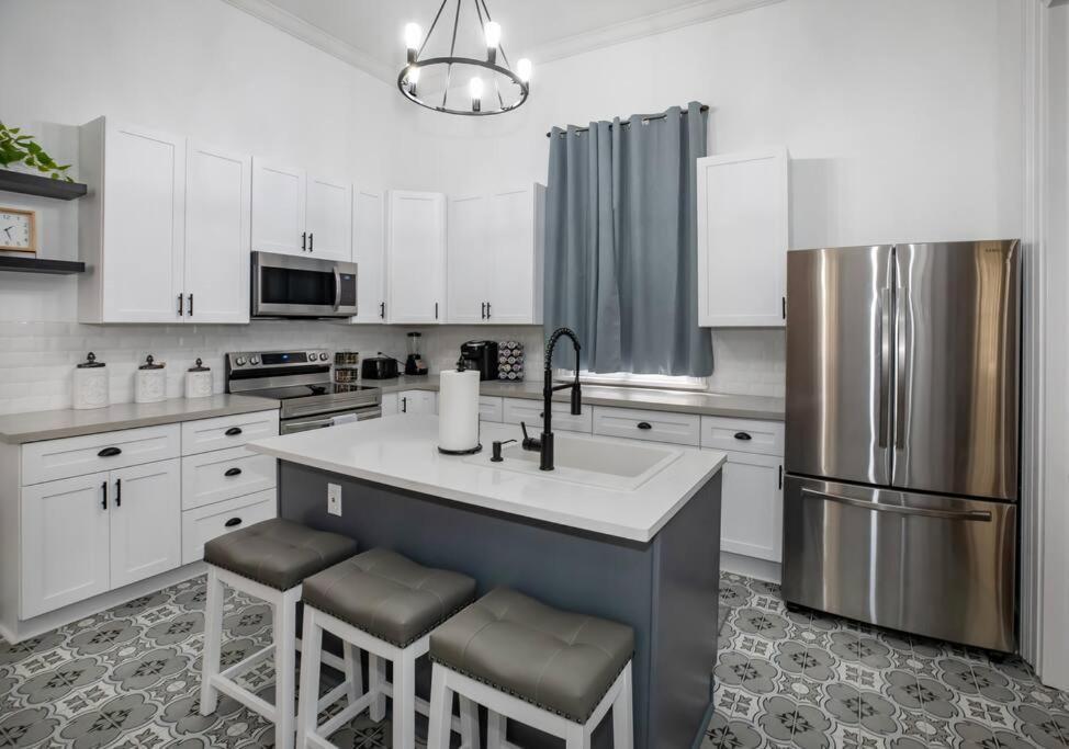 Beautifully Updated New Orleans Home エクステリア 写真